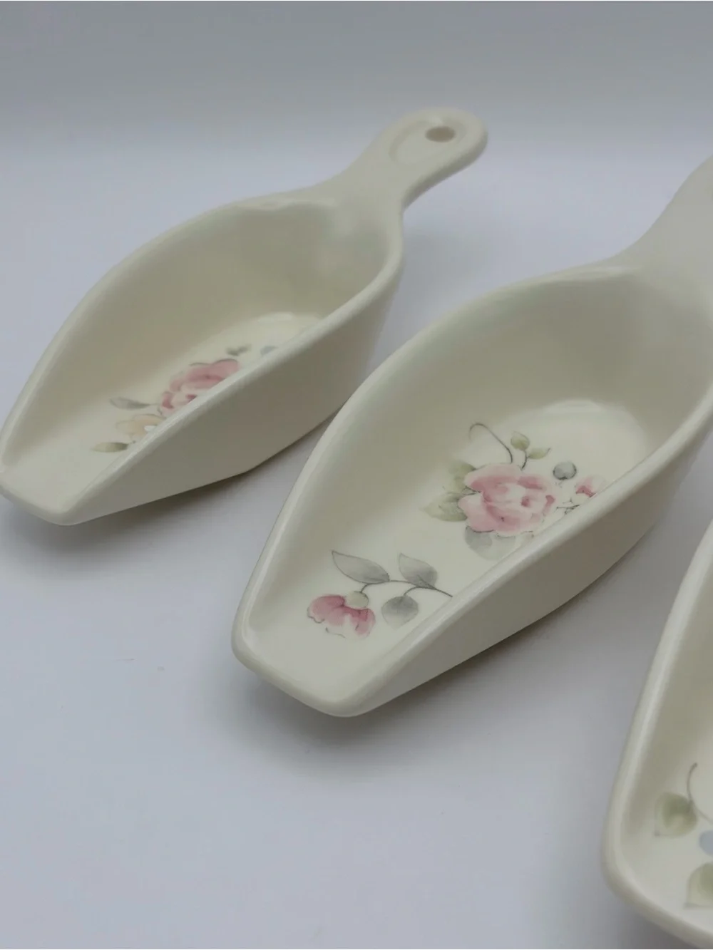 Pfaltzgraff , “Tea Rose”, 3 Piece Set Ceramic Nesting Scoops Measuring